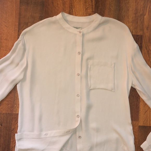 ‼️Silk Button Down Blouse Top - Picture 3 of 10